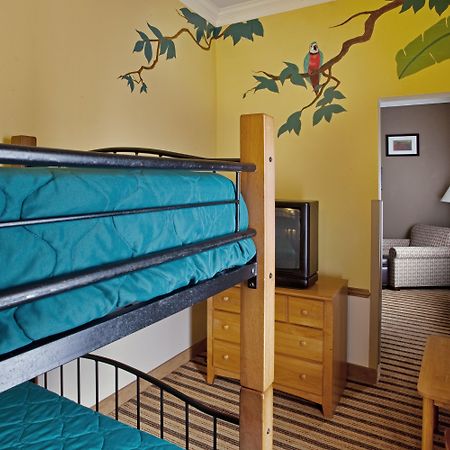 Holiday Inn Express Hotel & Suites Byron By Ihg Экстерьер фото