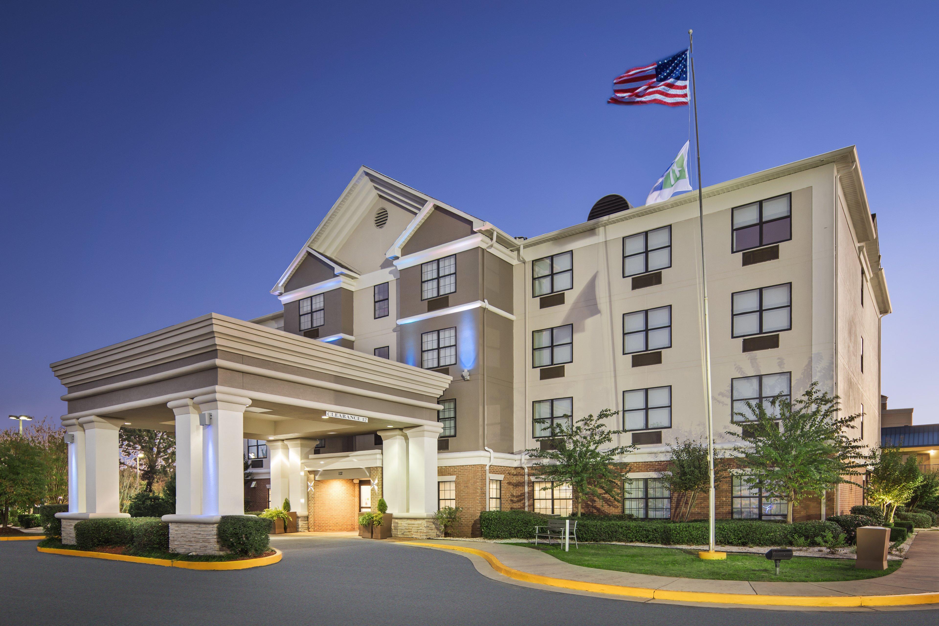Holiday Inn Express Hotel & Suites Byron By Ihg Экстерьер фото