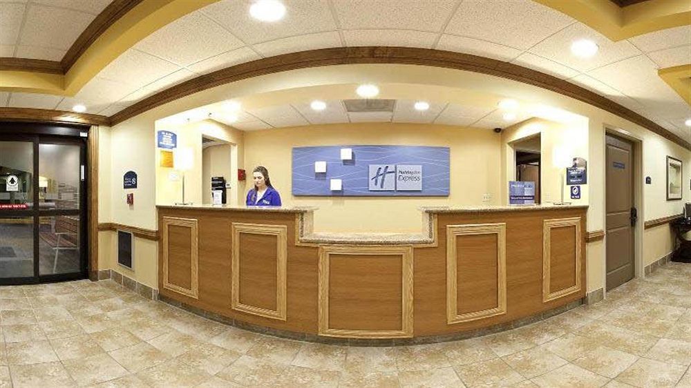 Holiday Inn Express Hotel & Suites Byron By Ihg Экстерьер фото