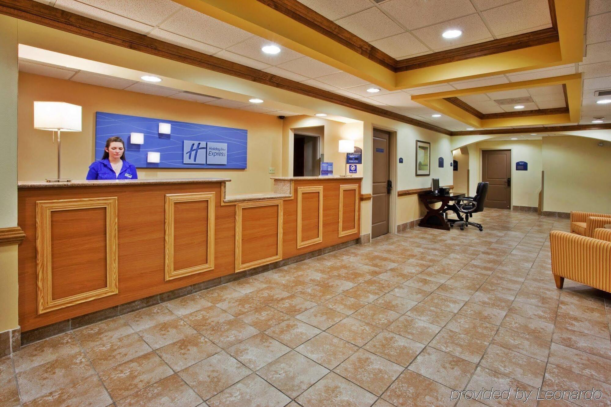 Holiday Inn Express Hotel & Suites Byron By Ihg Экстерьер фото