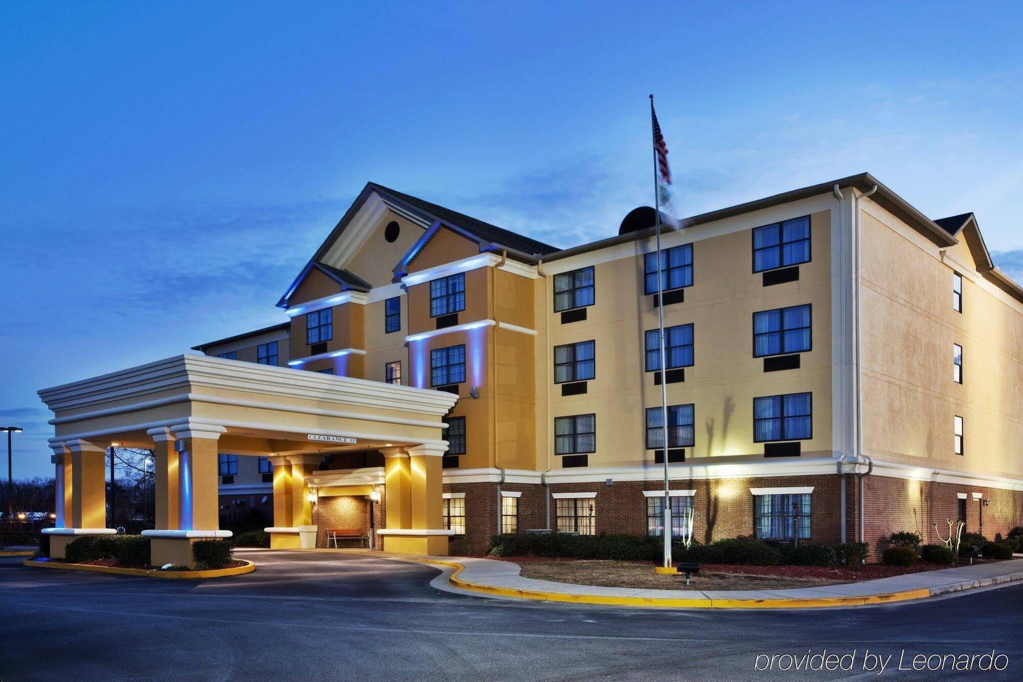 Holiday Inn Express Hotel & Suites Byron By Ihg Экстерьер фото