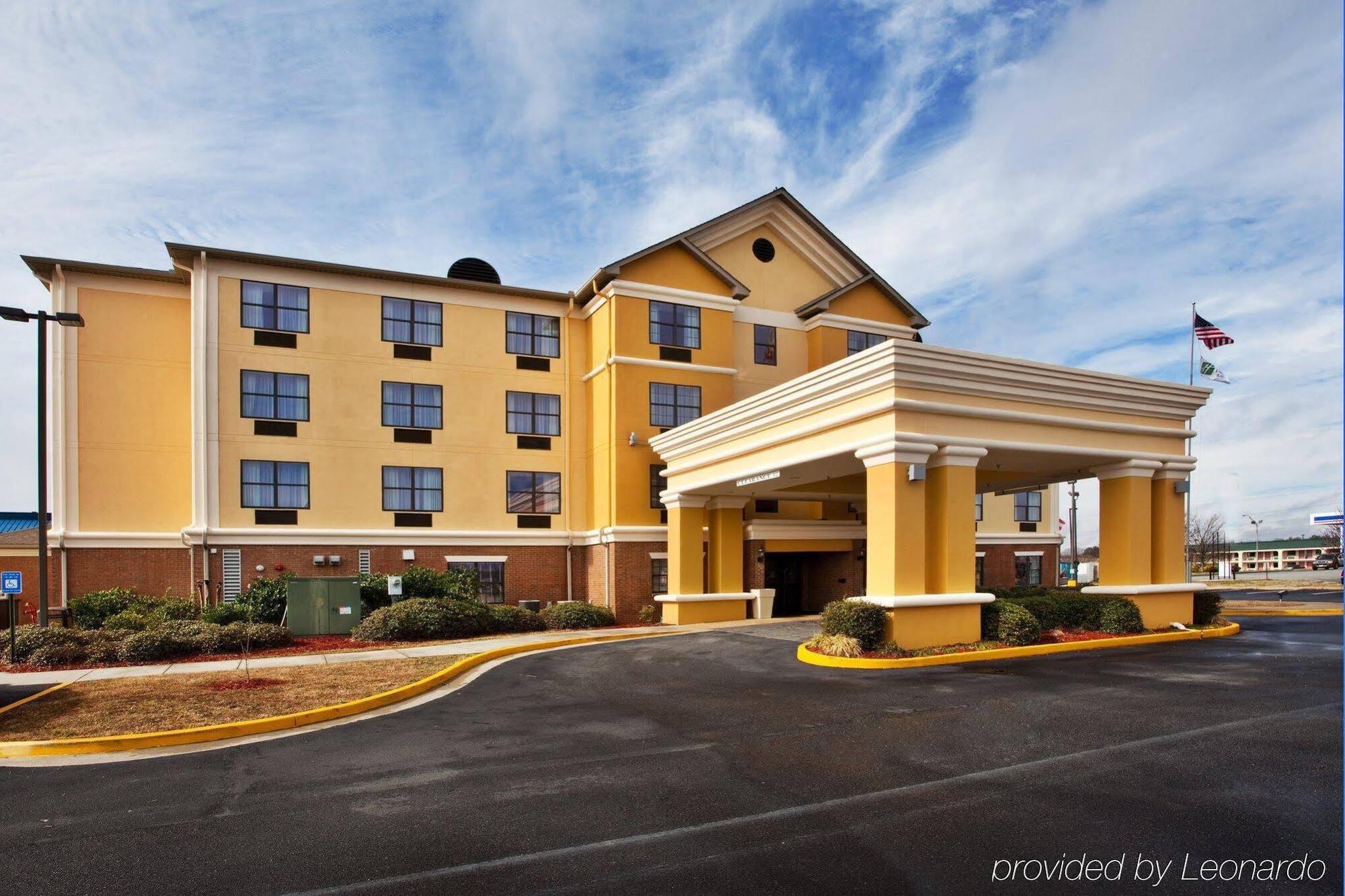 Holiday Inn Express Hotel & Suites Byron By Ihg Экстерьер фото